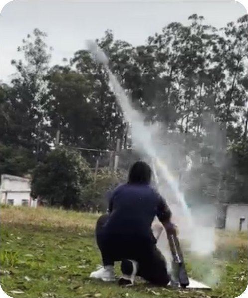 Lançamento do foguete no campo